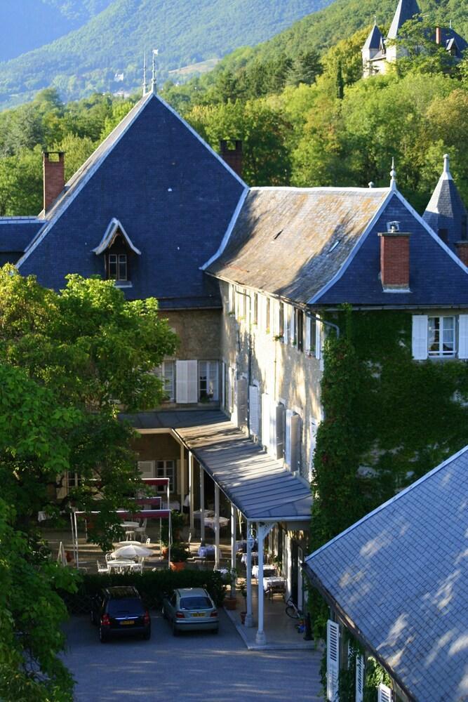 Chateau Des Comtes De Challes Exterior foto