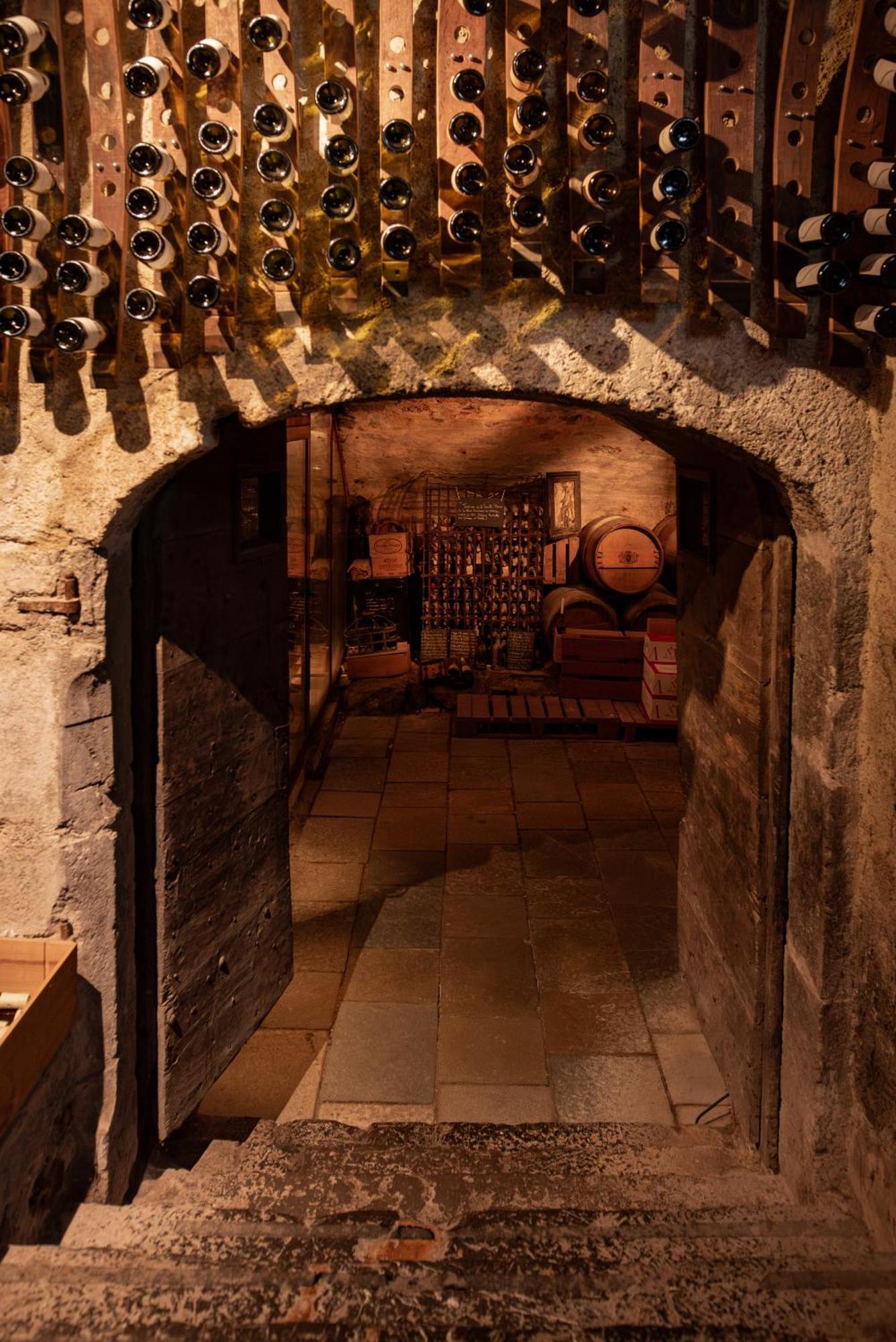 Chateau Des Comtes De Challes Exterior foto